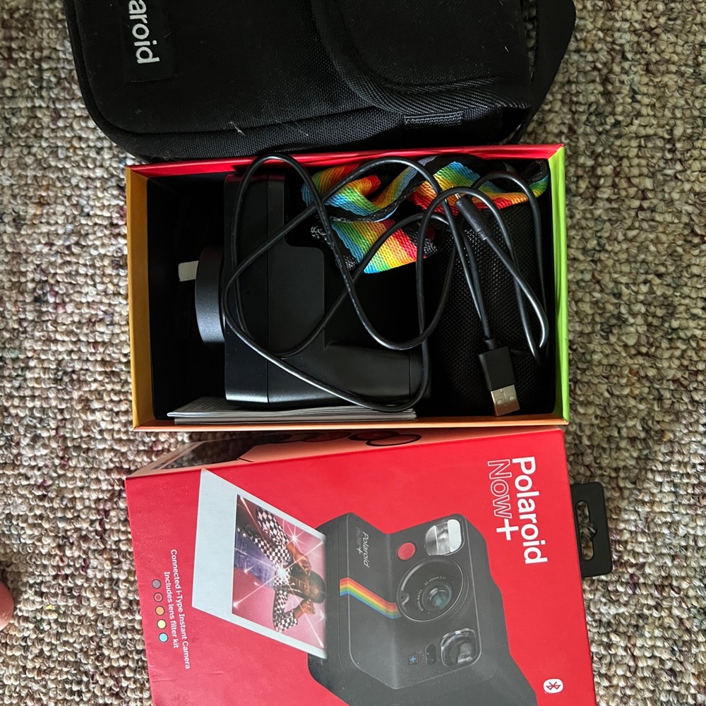 Polaroid - now + with new camera bag - Picture 3 of 7